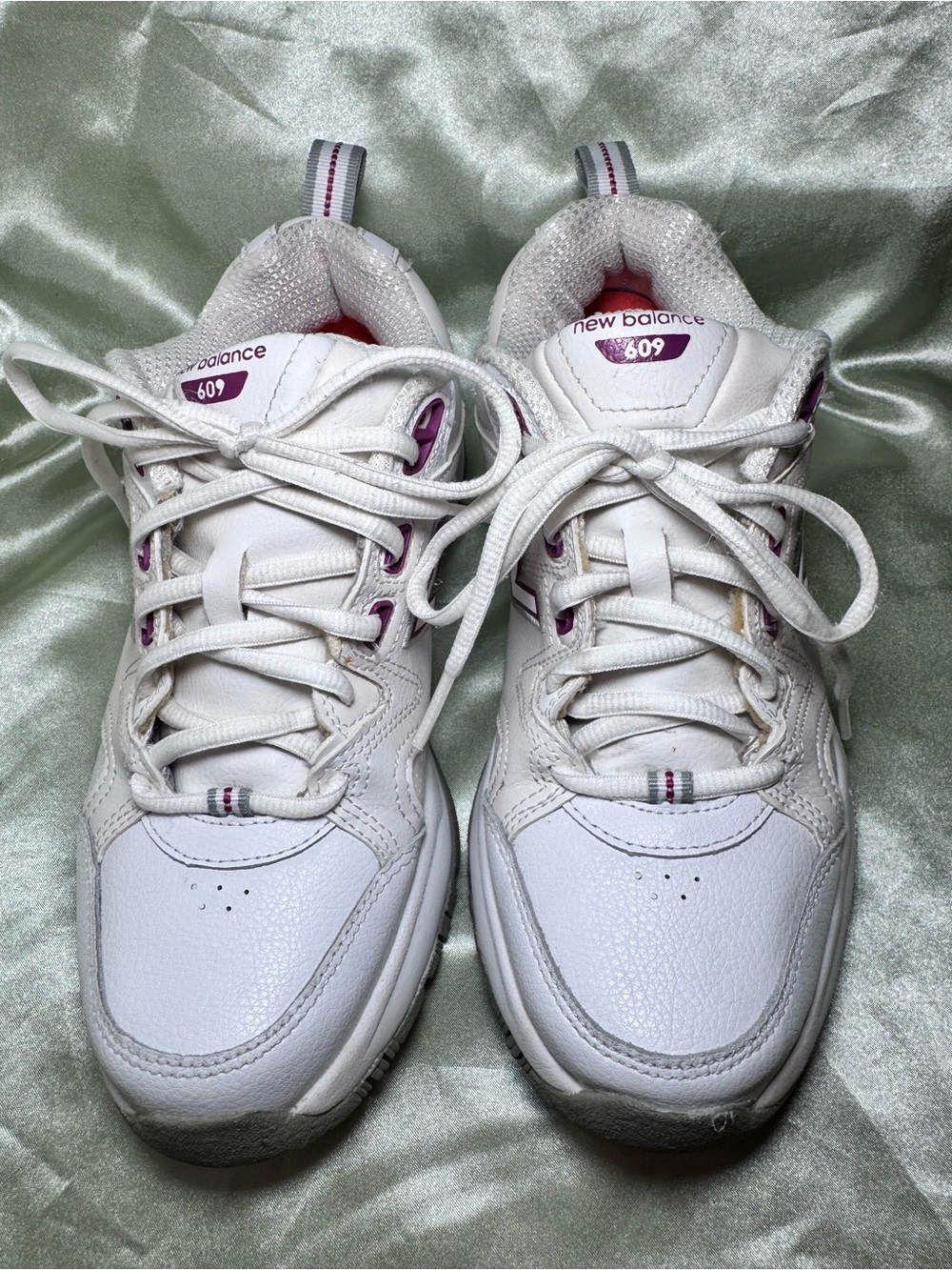 New Balance 609 White Leather Dad Shoes Cross Trainers Size 7 Women’s WX609CS2 - Picture 2 of 8